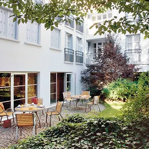 Adagio Montmartre Apartahotel